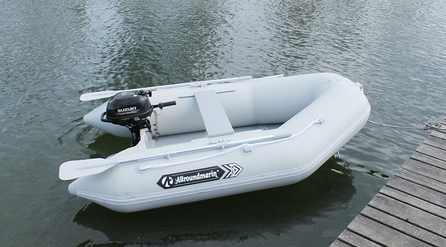 Beiboot Ein kleines Beiboot für die Yacht